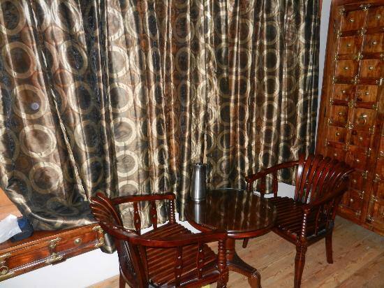 Royal Khazir Boutique, Srinagar 4